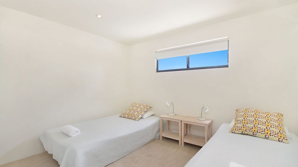 Maili 6 Luxury sky Home Apartment in Rainbow Bay Coolangatta Wi-fi Included