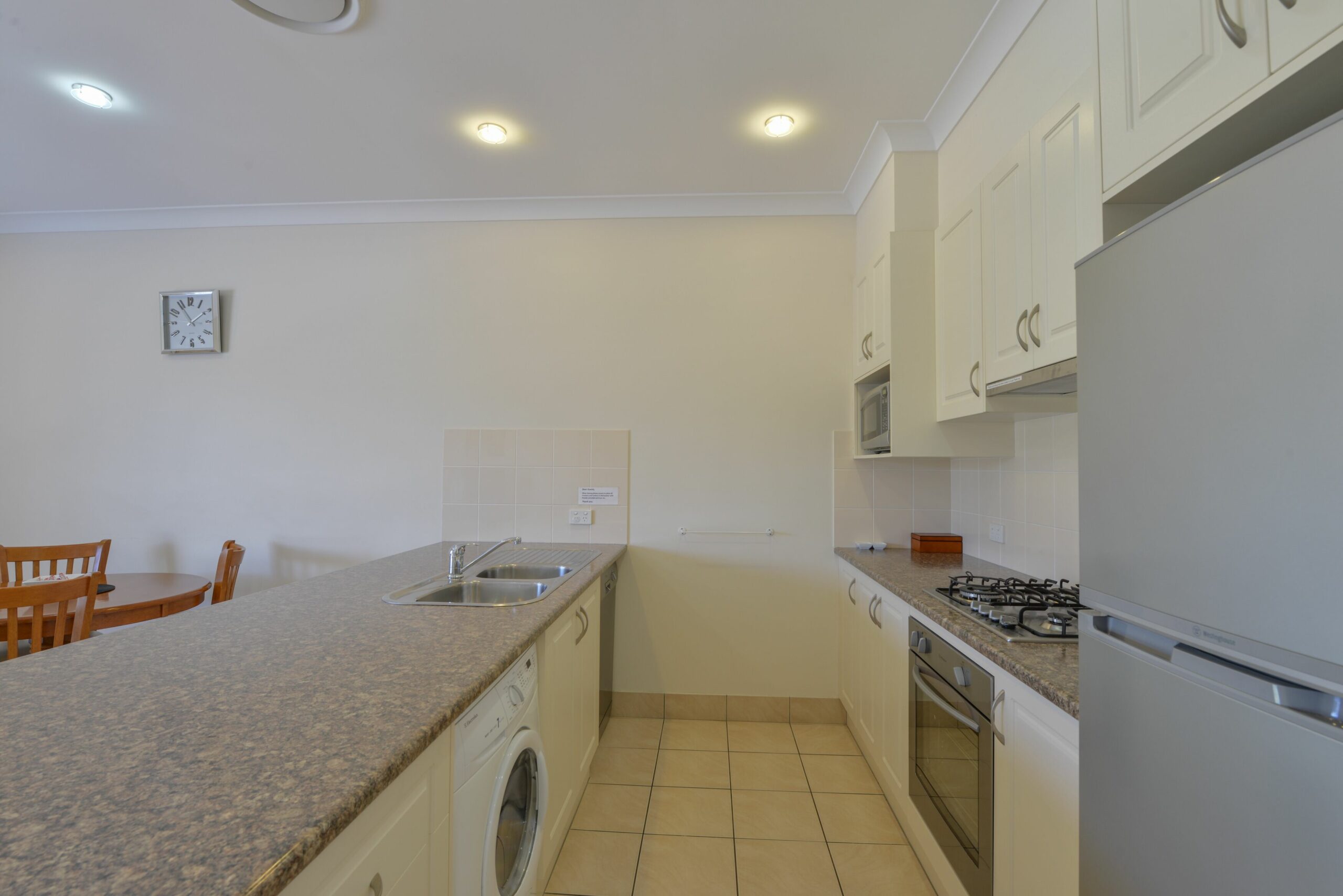 Cadman Apartments - Two Bedroom Fully Equipped Apartments in Tamworth