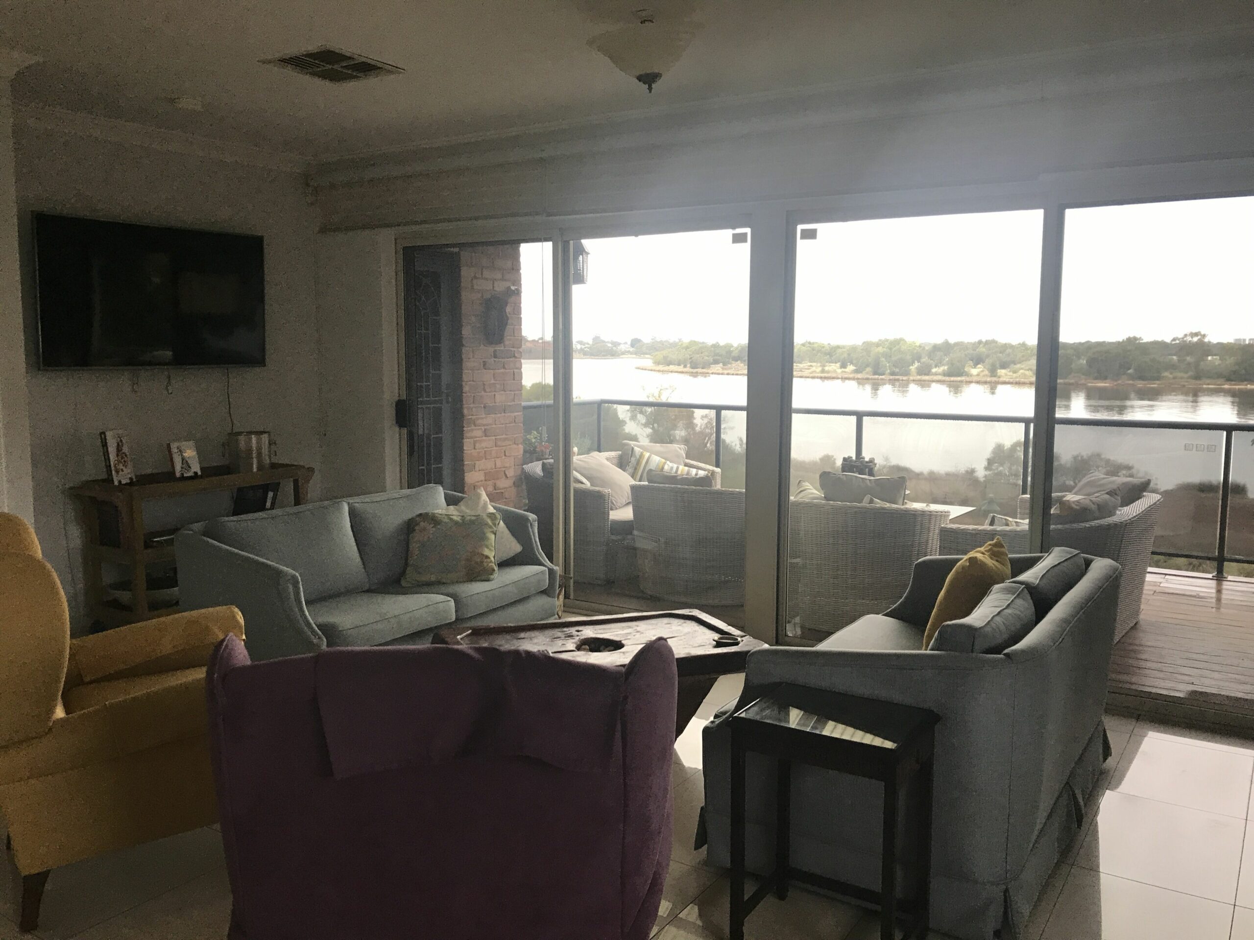 Uninterrupted Swan River Views -executive Stay Close to Optus Stadium