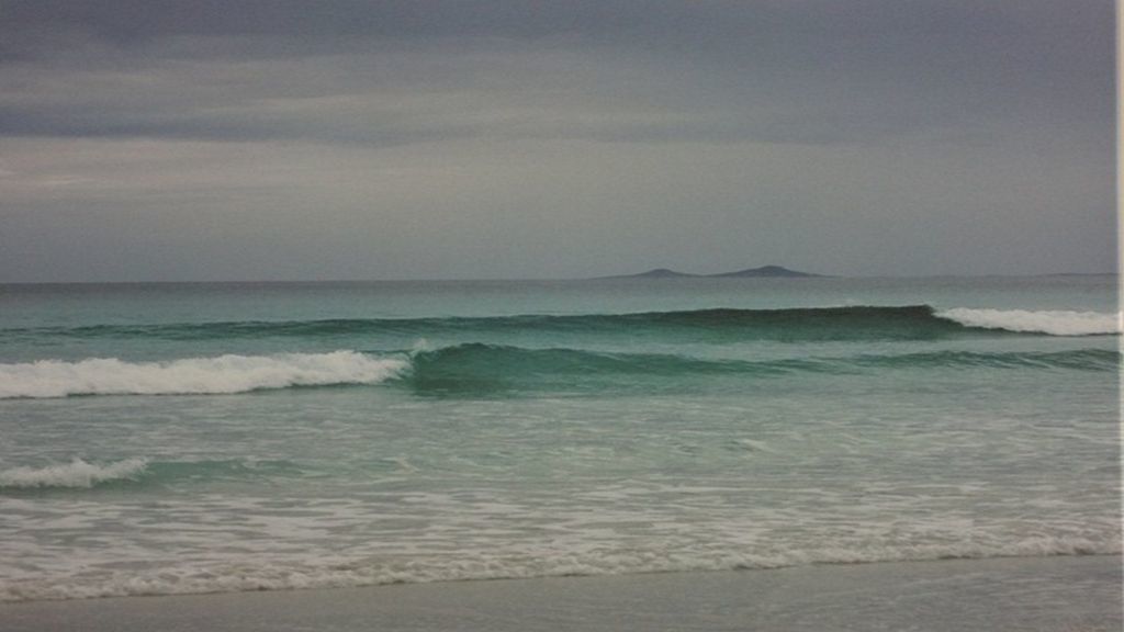 Waves at Jurien 'villa 3'