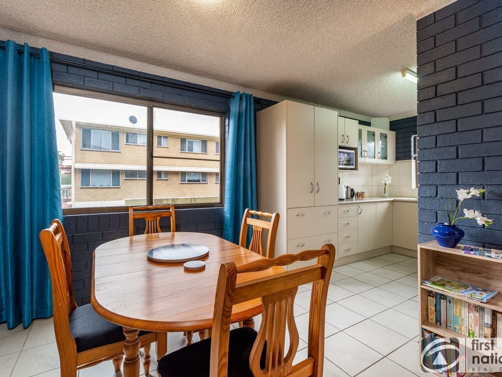 Air Conditioned Unit Stones Throw to the Waterfront