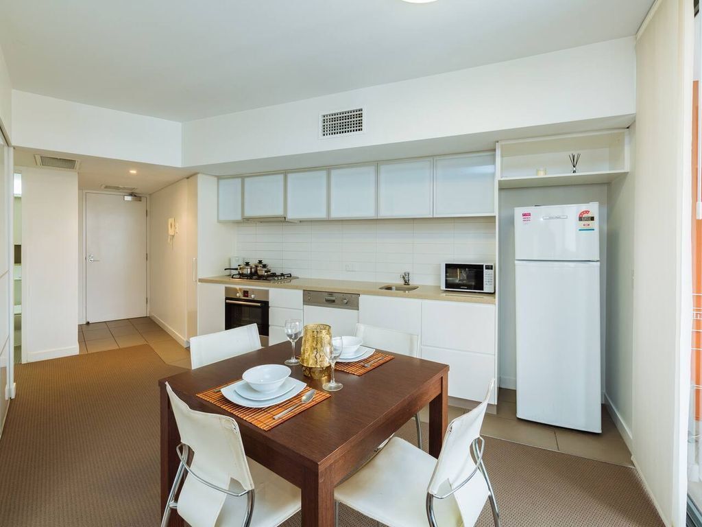 Best Location 1 Bed Apt Next to the Bcec & IGA