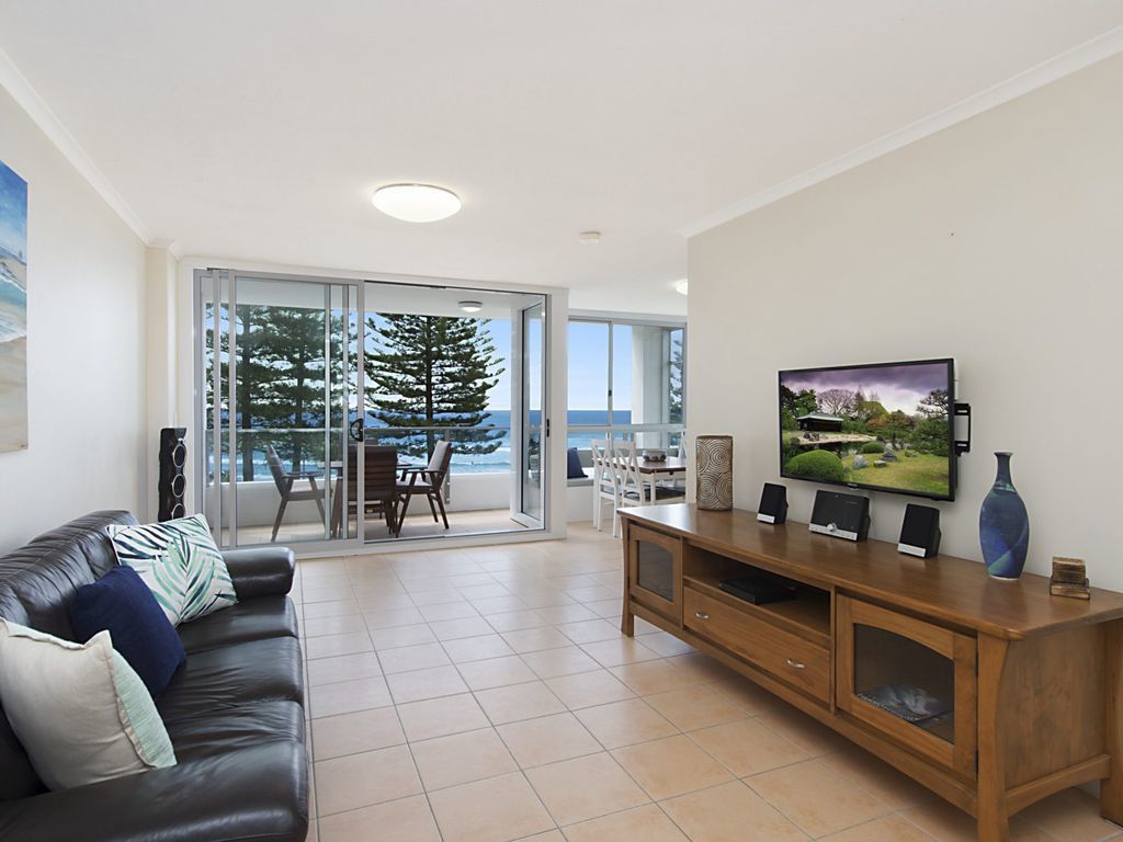 Rainbow Pacific Unit 8- Ocean views over Rainbow Bay Coolangatta with free Wi-Fi