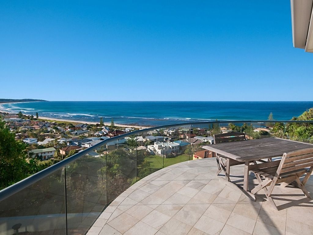 Wave Hill House – Ocean Views!