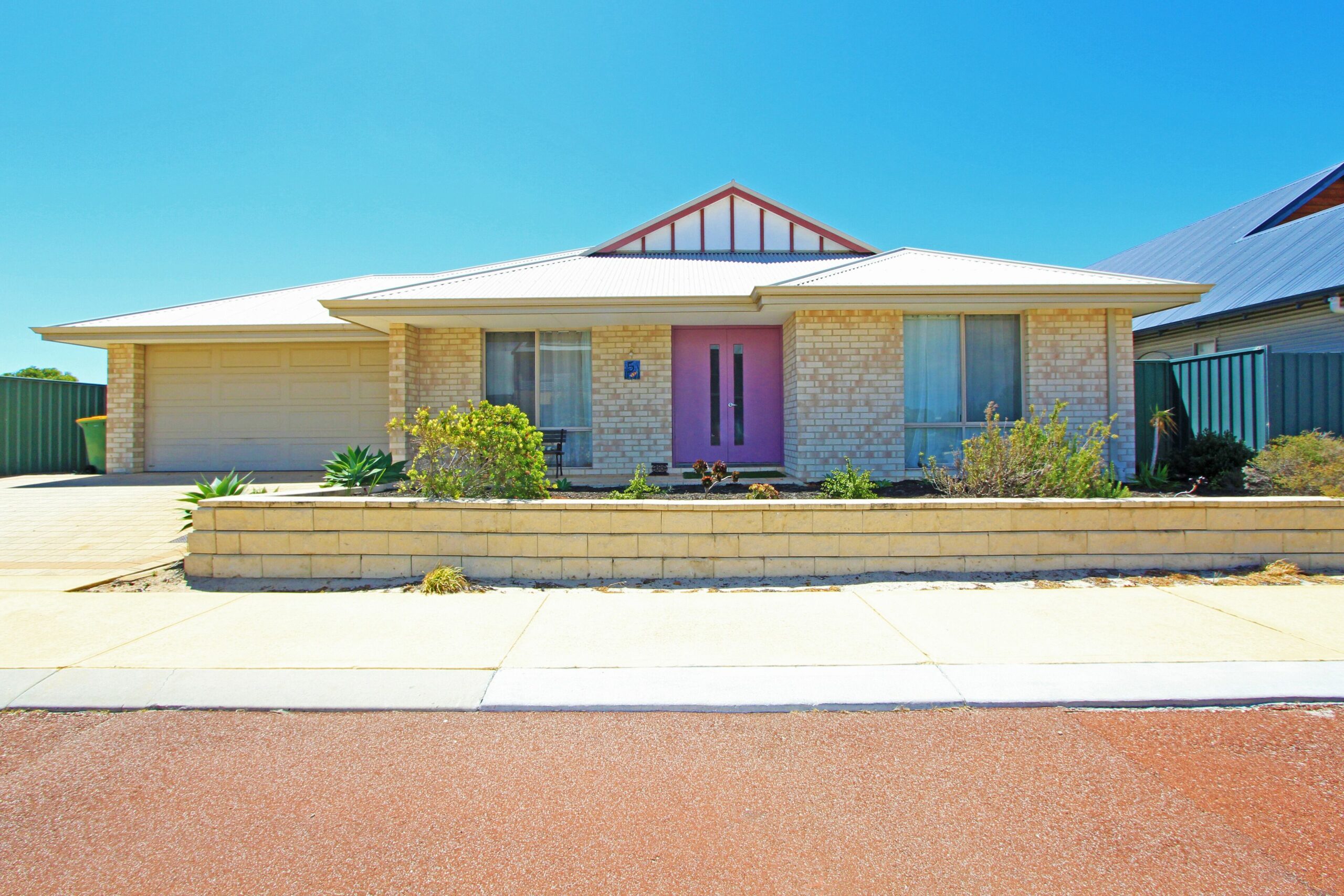 Spacious 3 bedroom family home in Beachridge