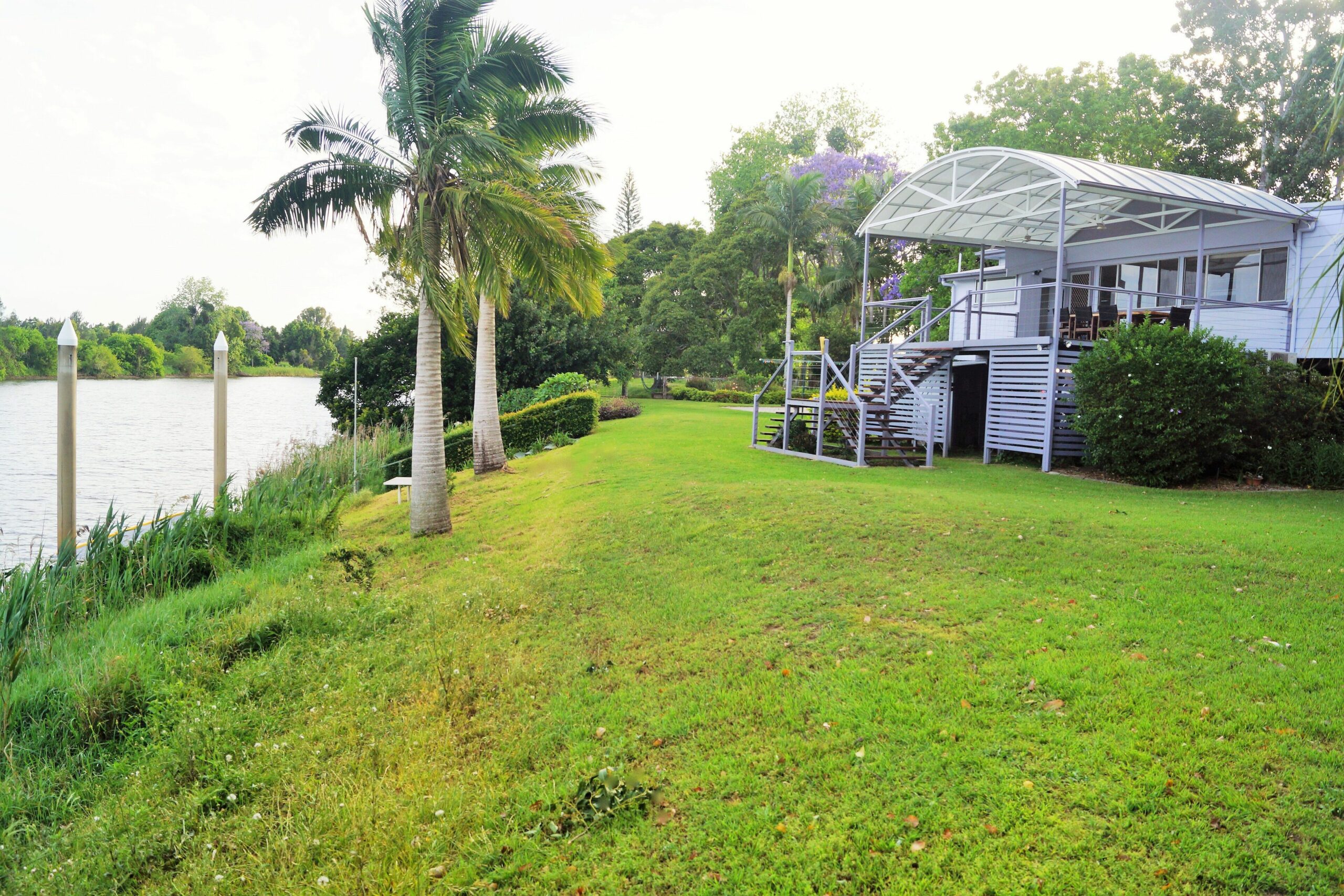 A quiet location with a Riverfront view which has its own mooring.