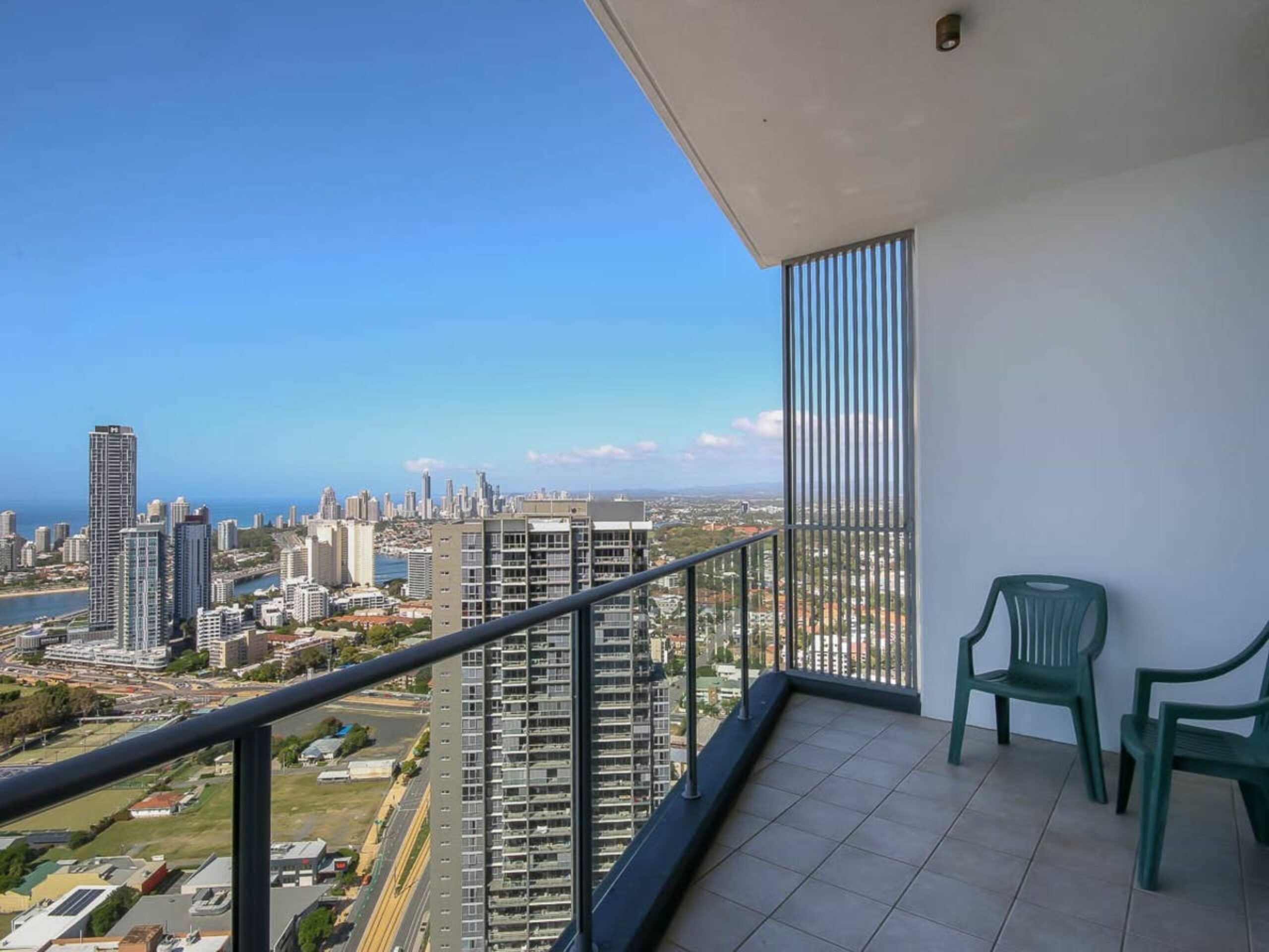 Stylish 3 Bedroom Apartment In Goldcoast