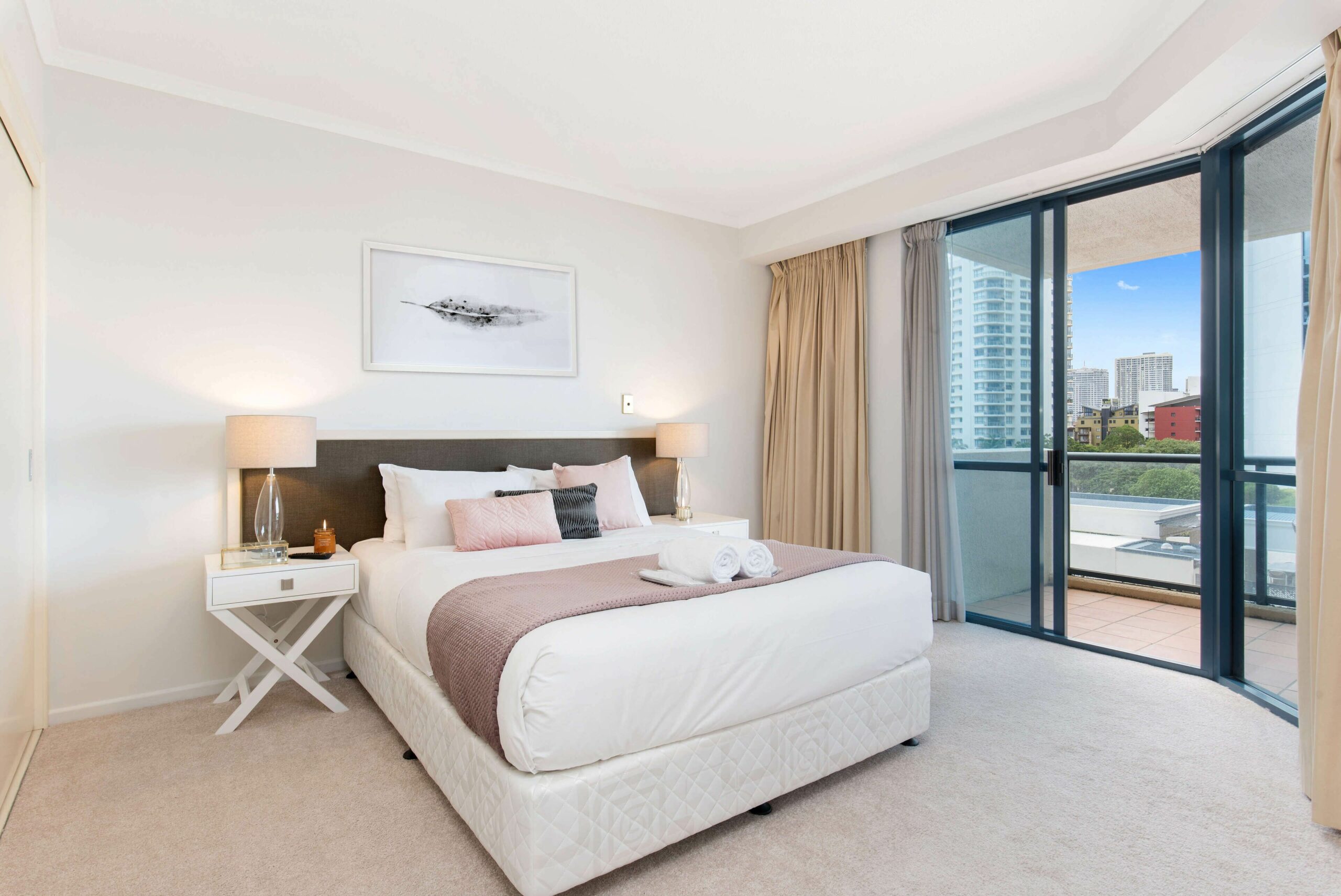 Urban 2 Bedroom Riverside Suite I The Point