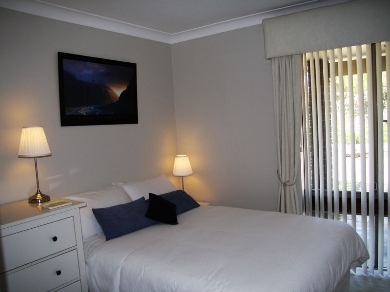 Lemon Tree Cottage - beautiful holiday home with pool near Hillary's, Perth