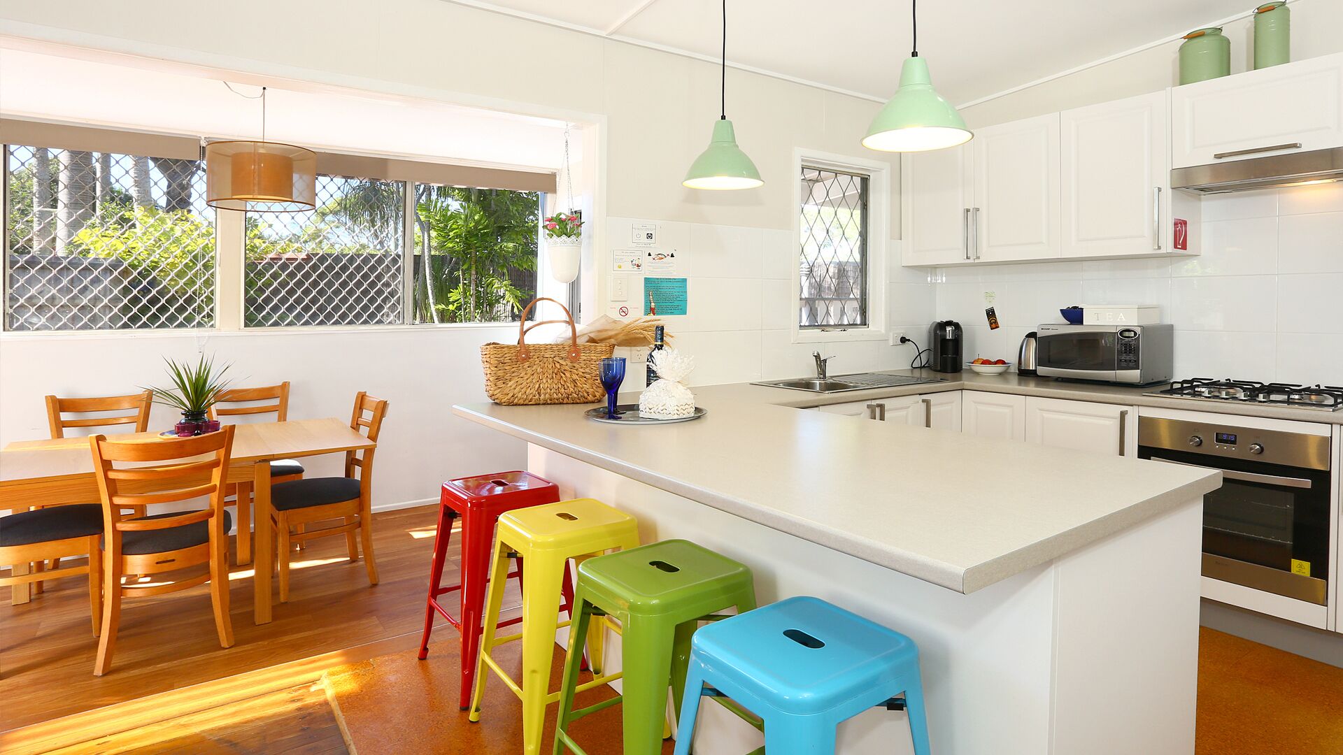 Surfers Beach Cottage Pet Friendly