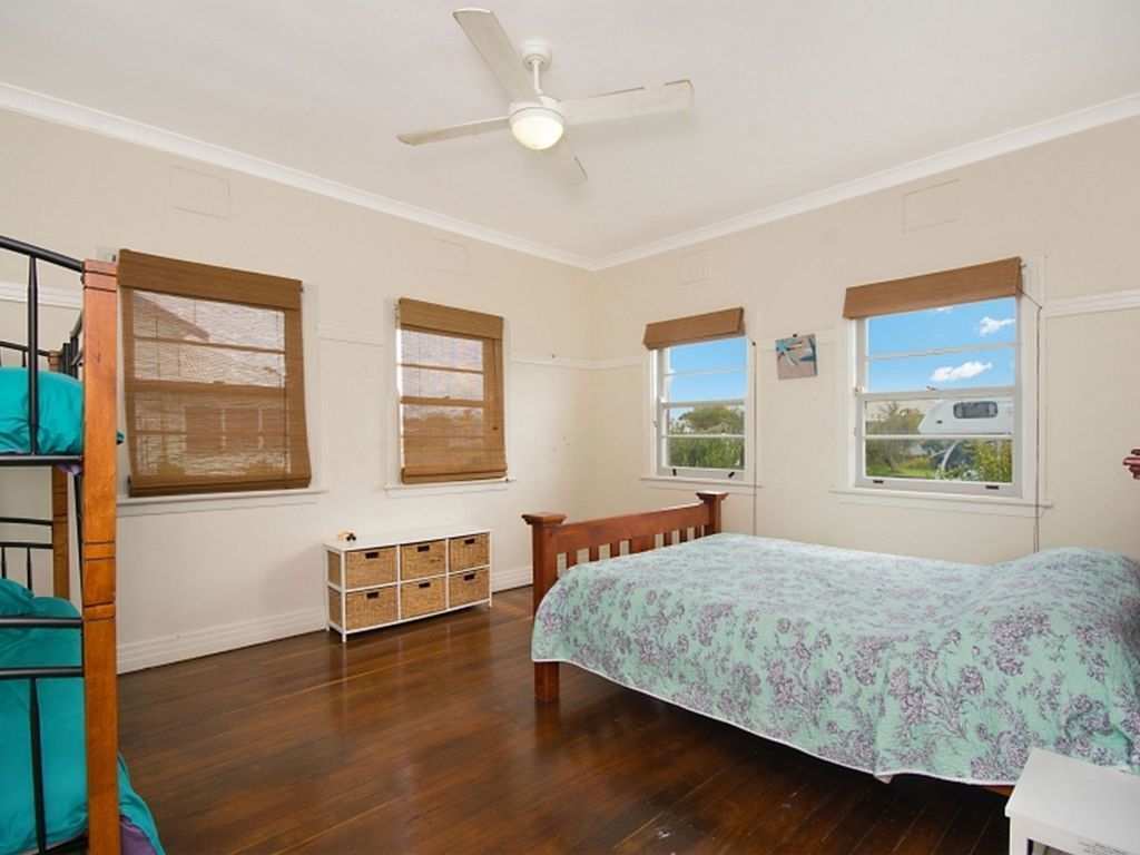 CAS7 - CASHMORE BEACH HOUSE PET FRIENDLY