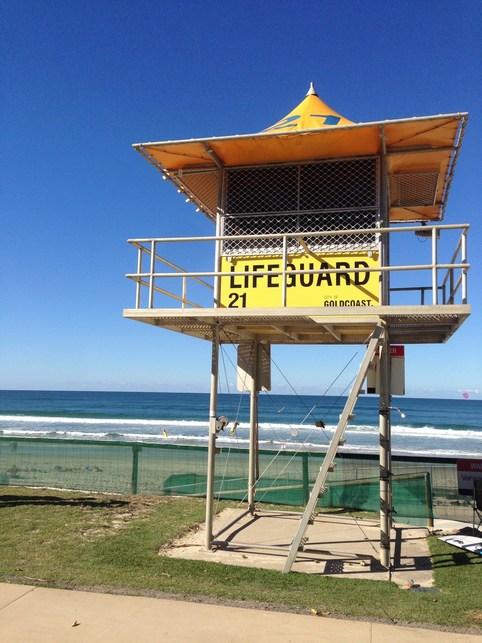 Funky Beach House on the Best Beach on Gold Coast