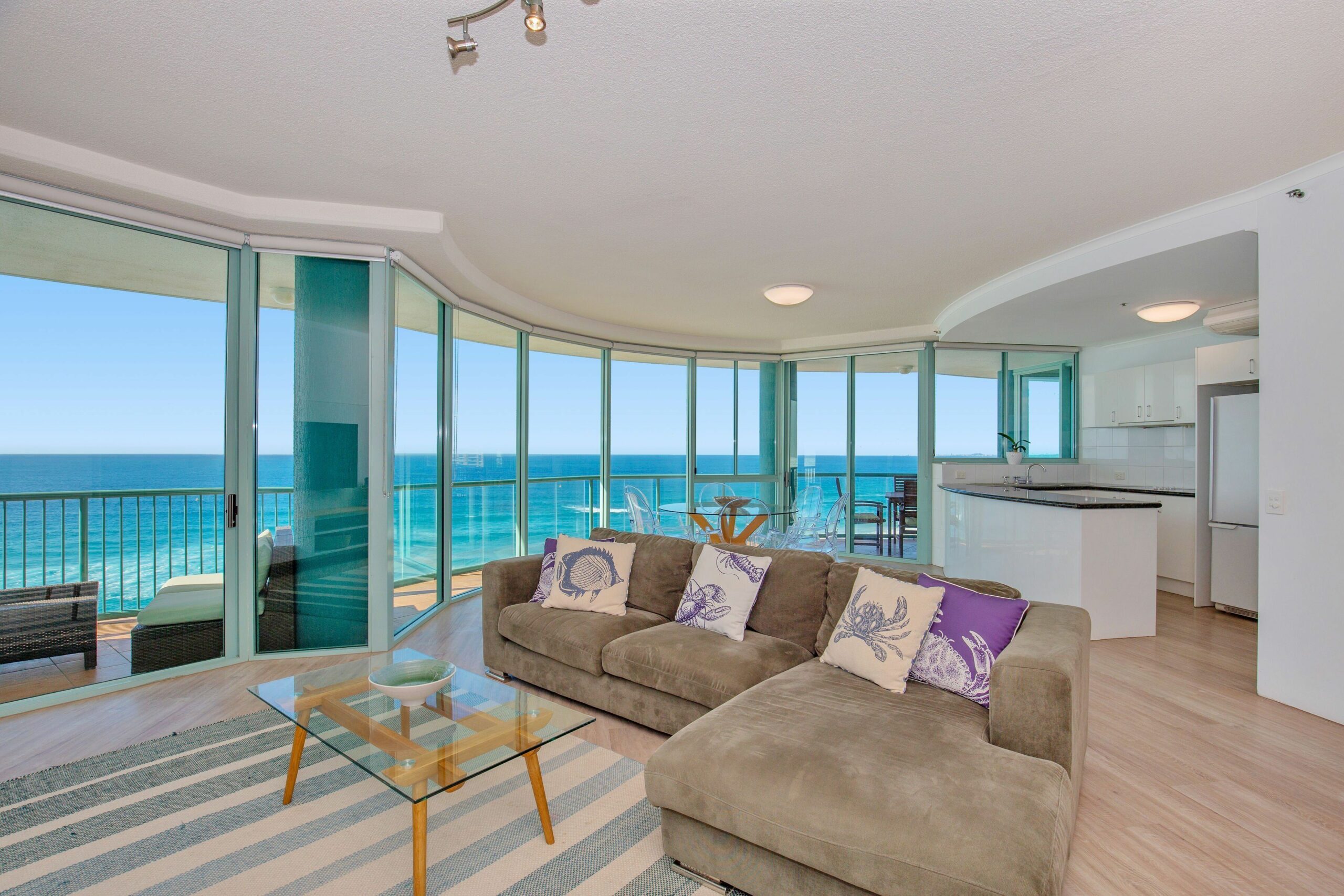 2 Bedroom Ocean View Apartment With Expansive Beach and Ocean Views