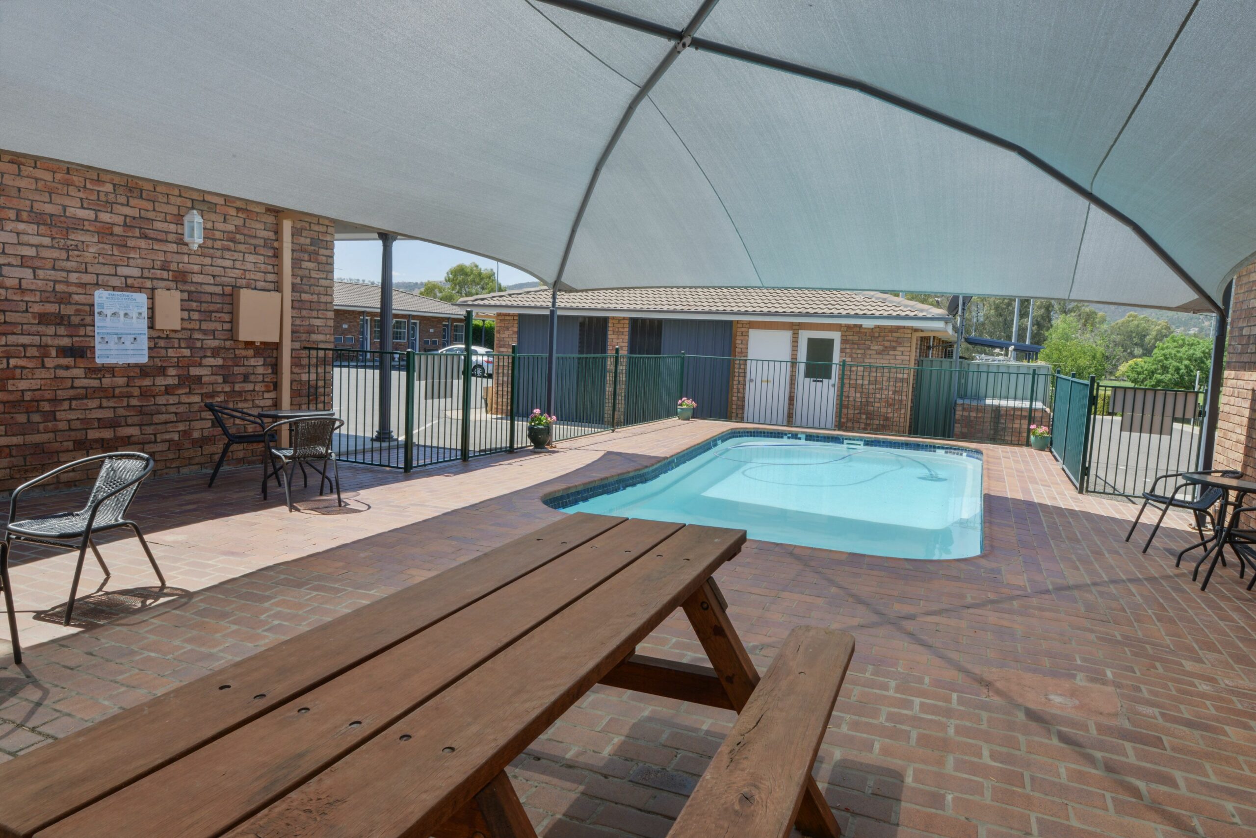 Cadman Apartments - Two Bedroom Fully Equipped Apartments in Tamworth