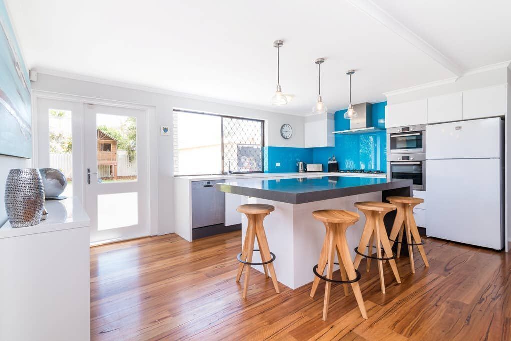 LATHLAIN DELIGHT! CLOSE TO CROWN, OPTUS STADIUM & CITY