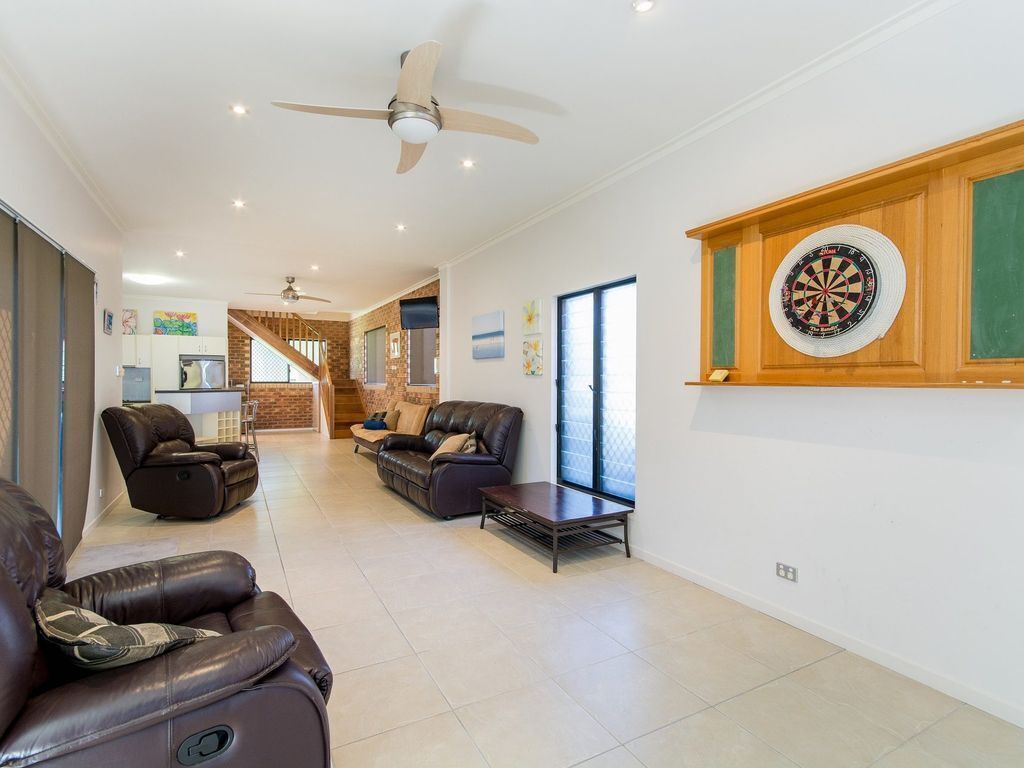 Magical Holiday Home - Welsby Pde, Bongaree