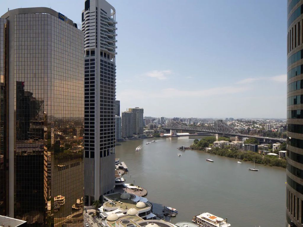 Amazing Brisbane CBD 2 Bedroom Apartment With River Views