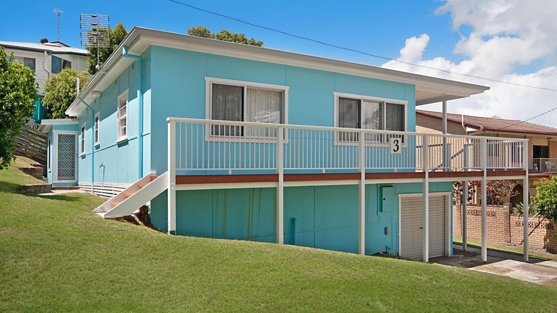 The Blue House - Flat Walk to River and Beach