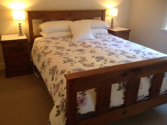 Chelmsford Cottage in East, pet friendly wifi sleeps 8