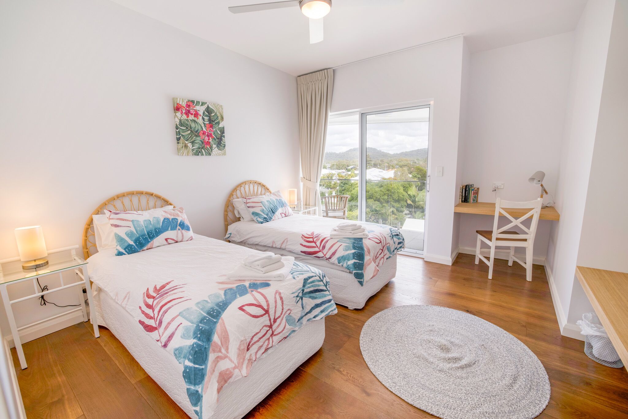 Caba Break 4 Bedroom. 100m Walk to the Beach