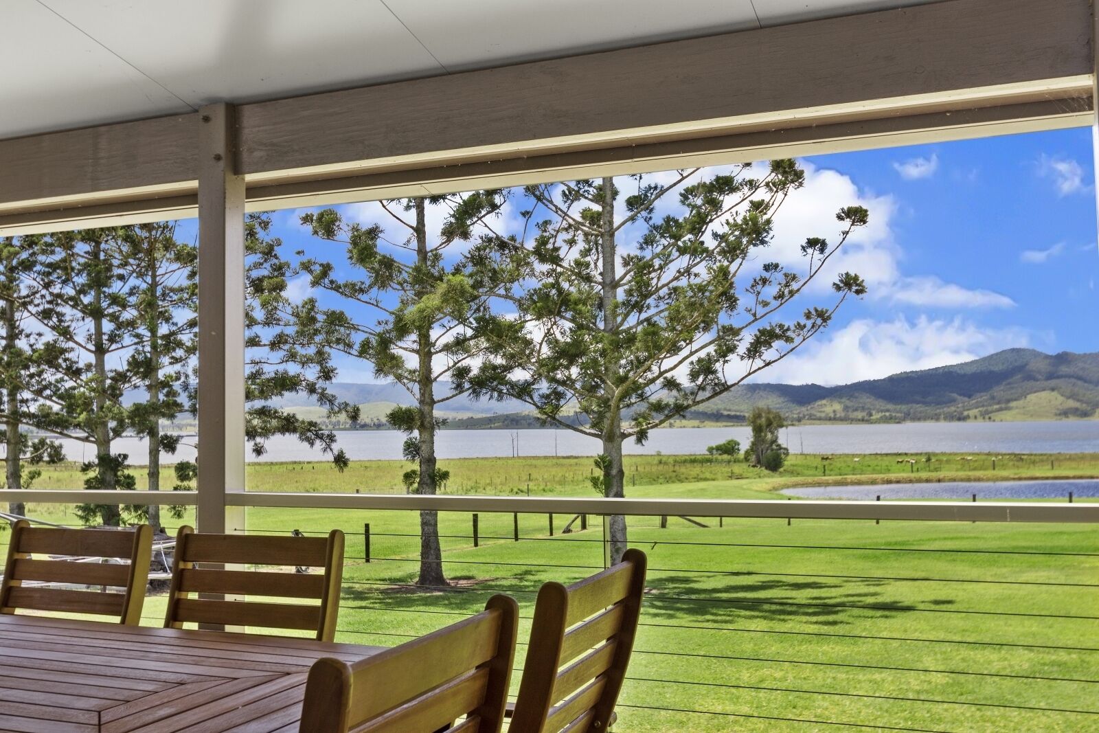 Somerset Dam Family Getaway - Holiday House in Hazeldean