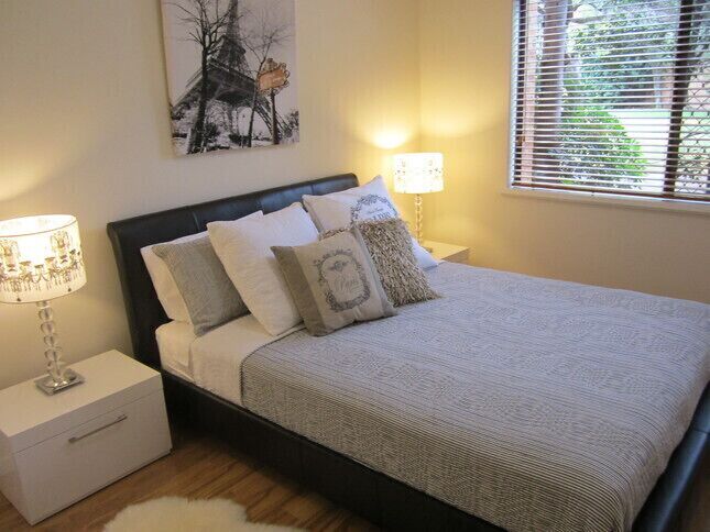 Subiaco Executive/holidays Apartment. Free Wifi