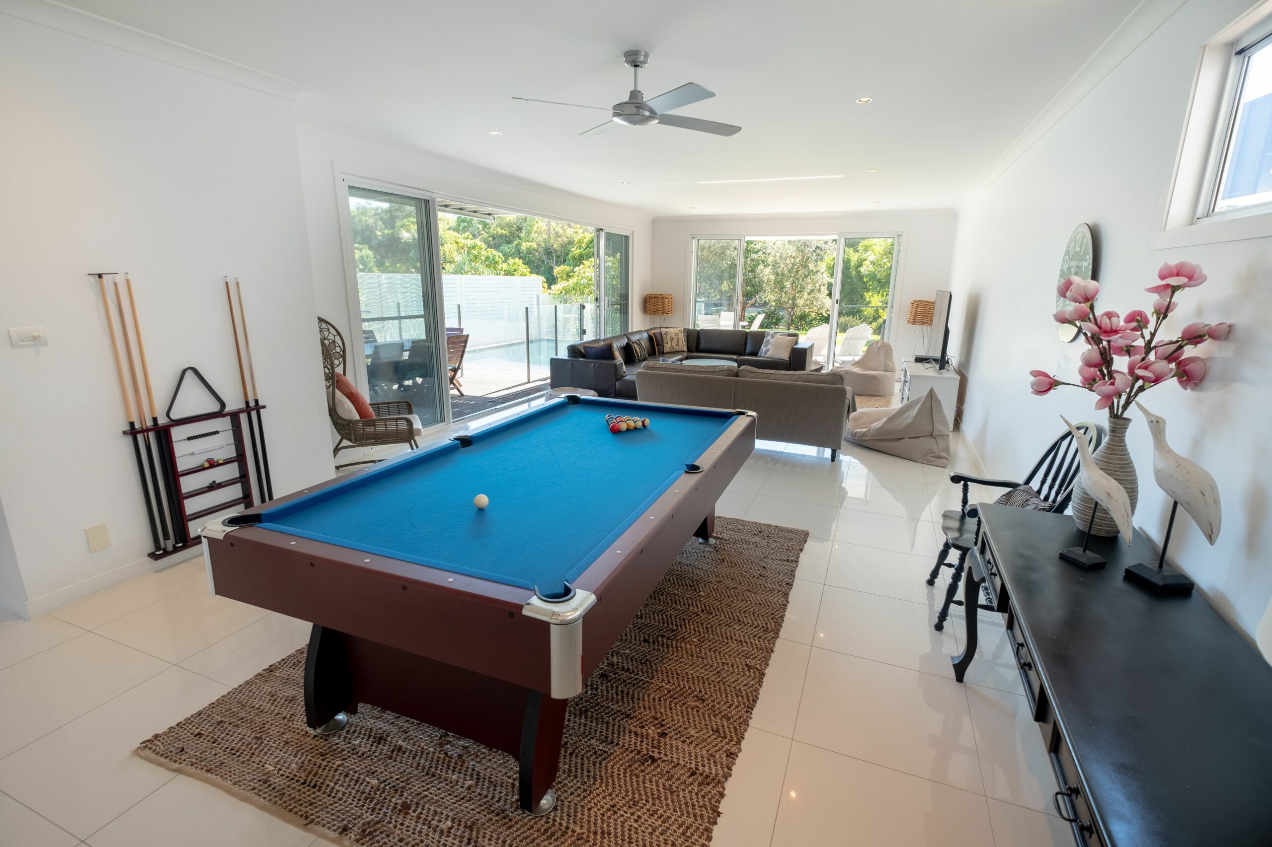 Serenity Beach Retreat - Hamptons Beach Havencasuarina - Sleeps 14 -7 Bedrooms