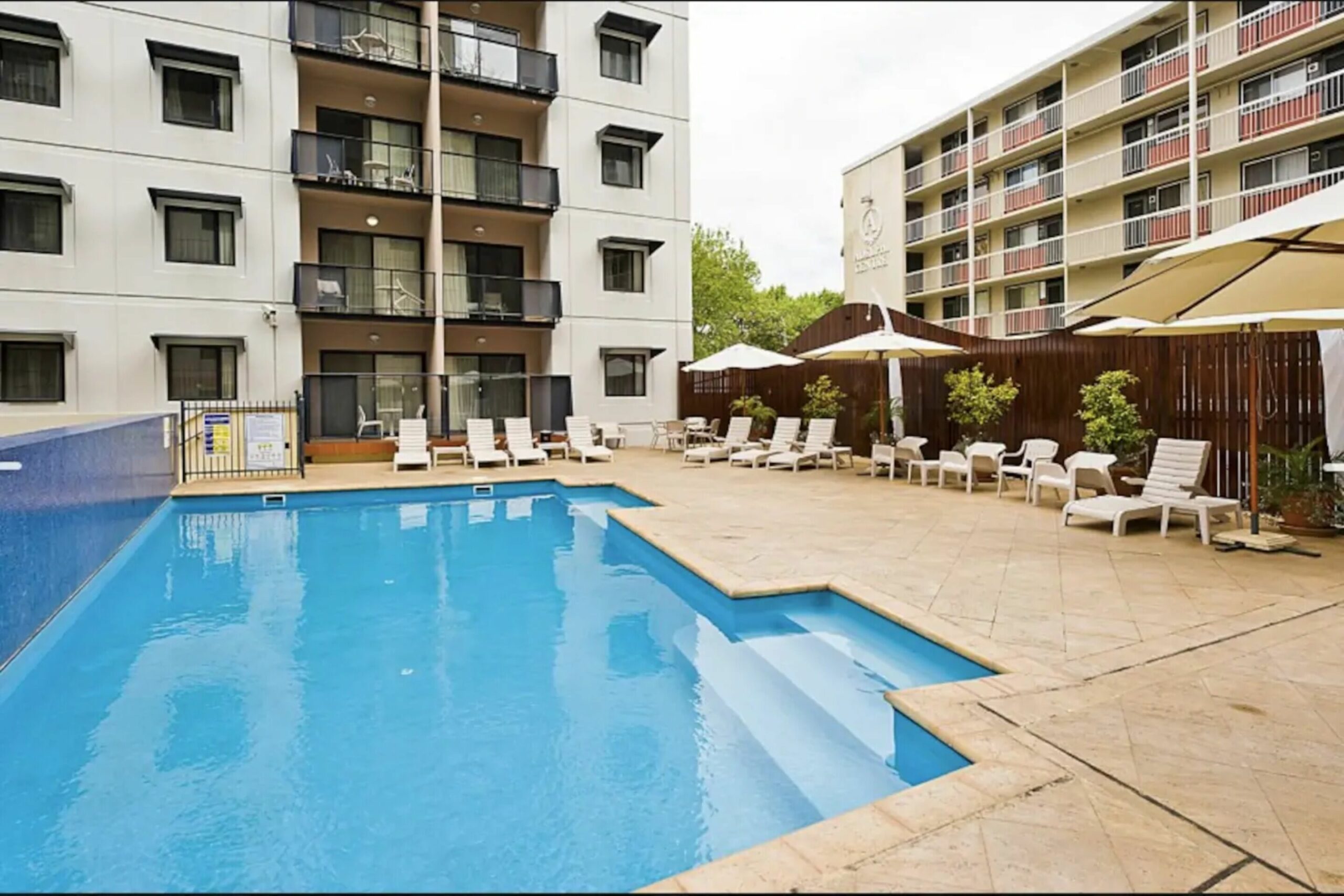 Convenient City Apartment with Pool Gym and Tennis Court