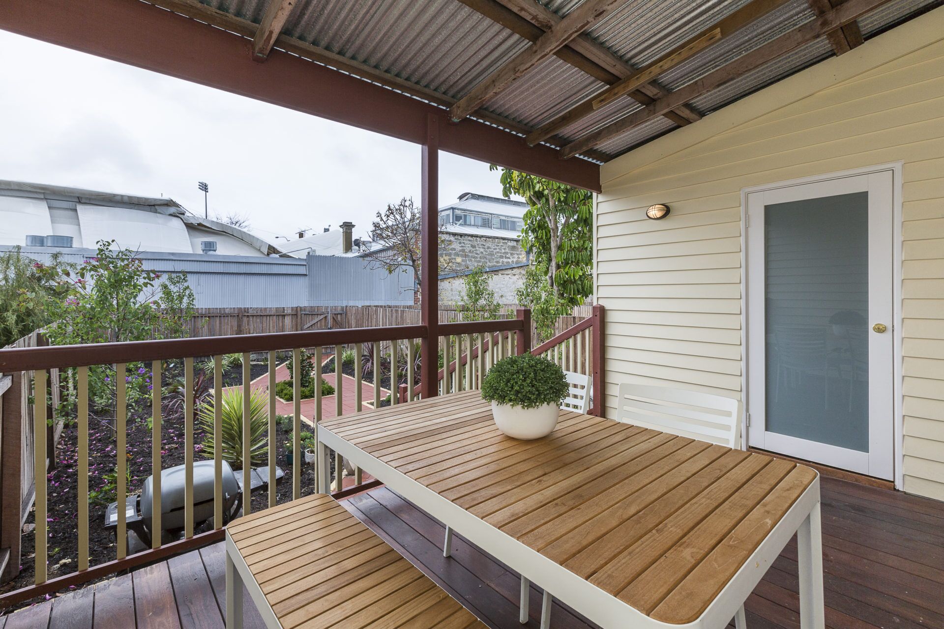 Iconic Historical Fremantle Prison Warders Terrace in CBD + Free Wifi