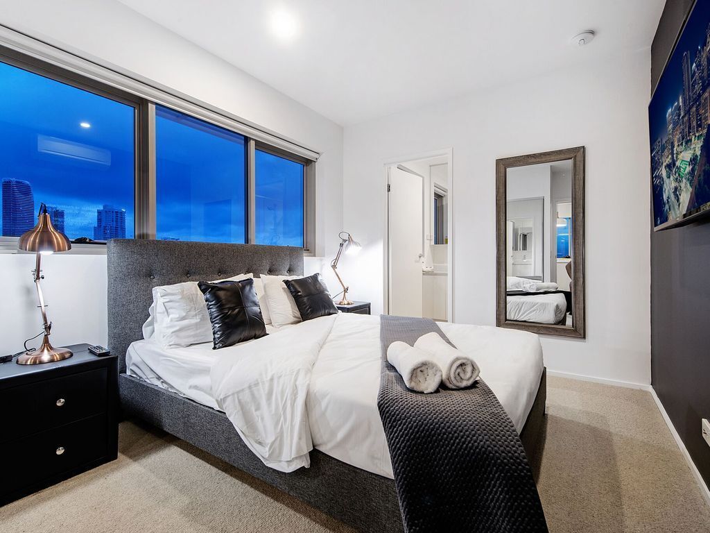 Neo Apartments - Holidays Gold Coast 2 Bedrooms 2 Bathrooms