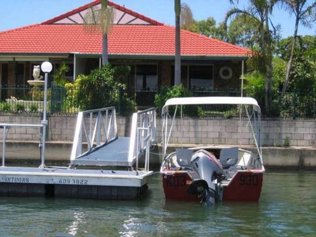 Boathound Pacific Harbour Bribie Island