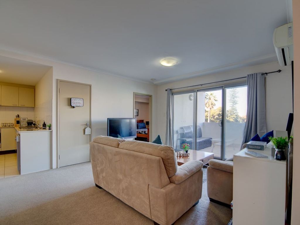 ? Perth City Views With 2 Bedroom + 2 Baths and Netflix