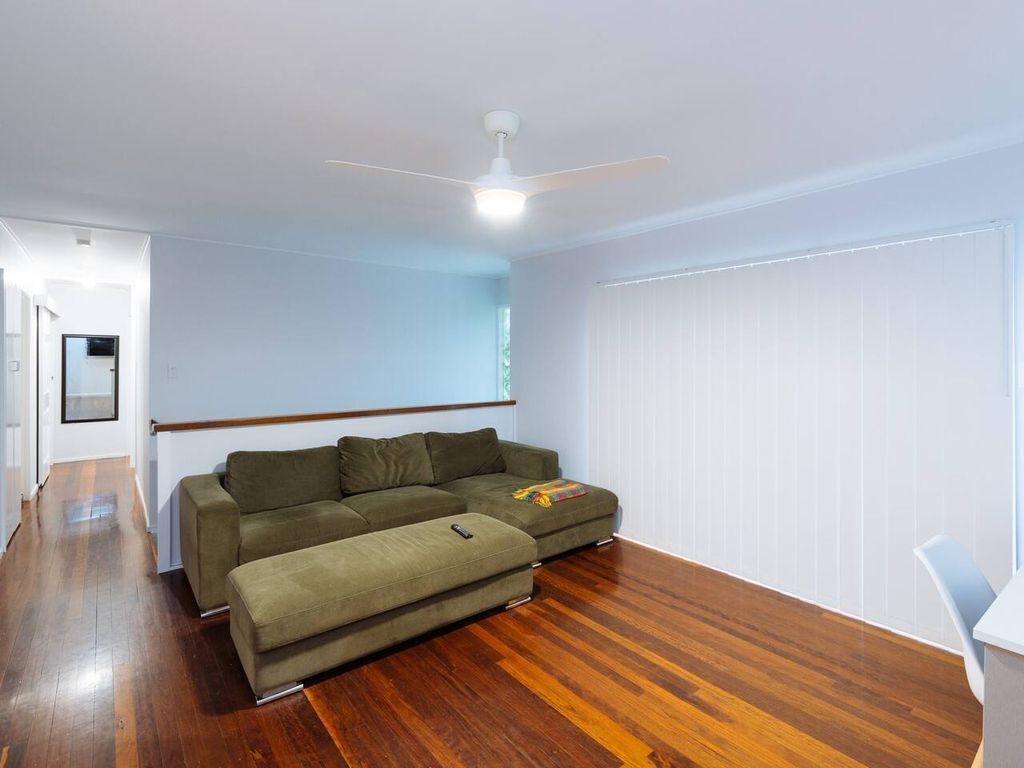 Traditional Queenslander - pet Friendly With a big Yard