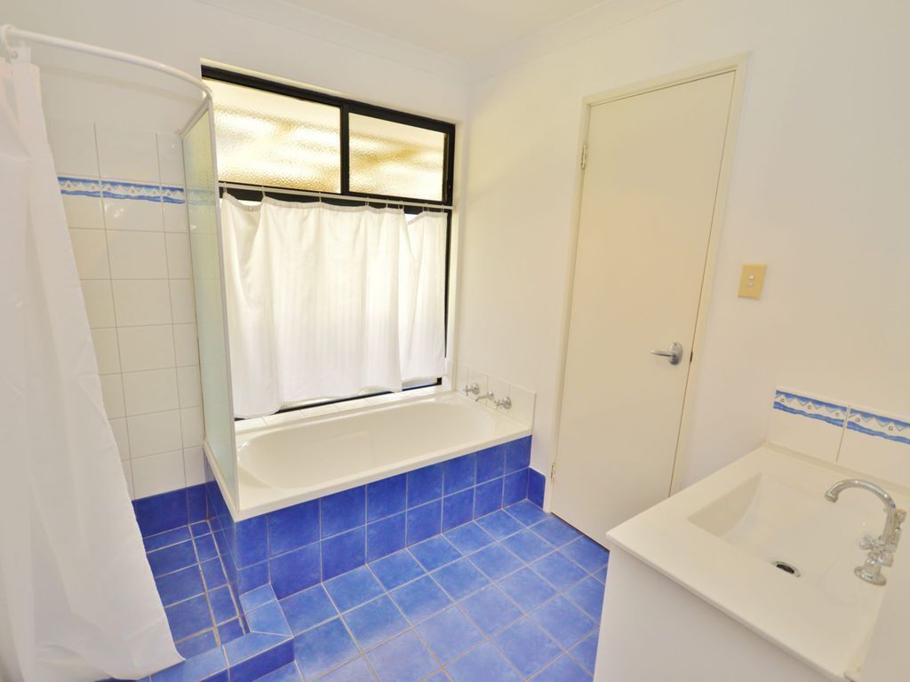 Only 5 Mins From Blue Holes Beach + Bonus Free Wifi is Available