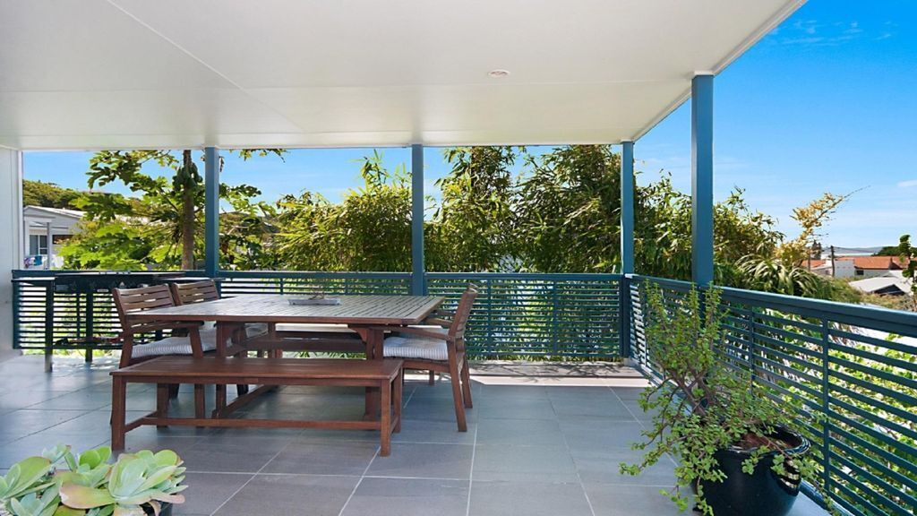 Kk's in Lennox Head. - Architectural Designed Townhouse With Ocean Glimpses