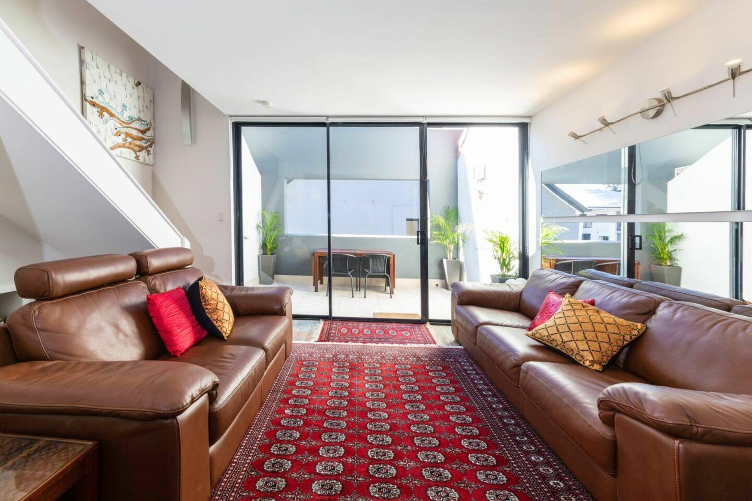 Lovely 1 Bedroom Apartment Close To CBD