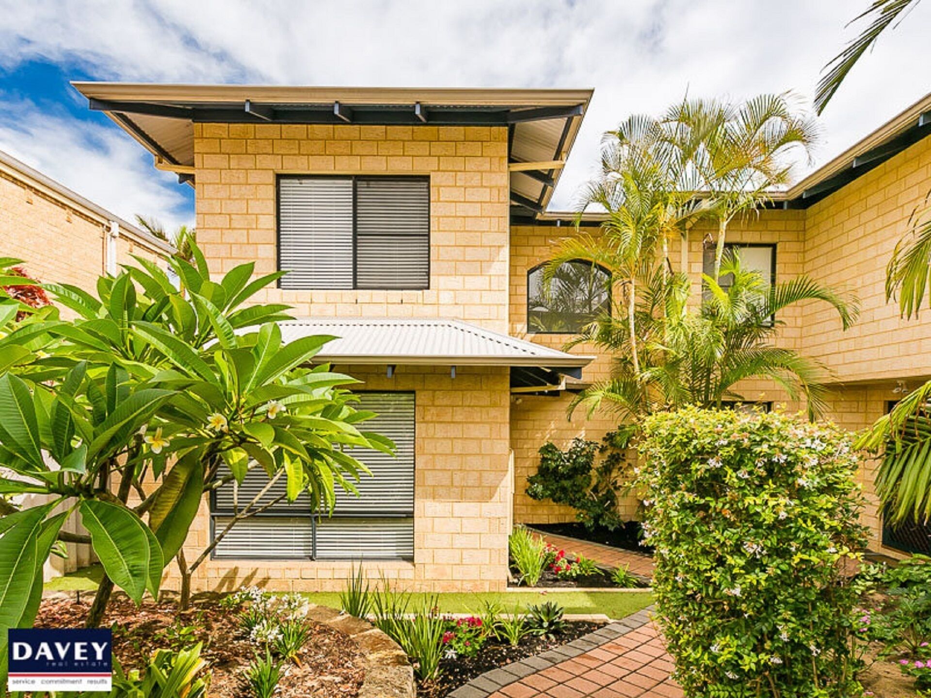 Modern Scarborough Townhouse