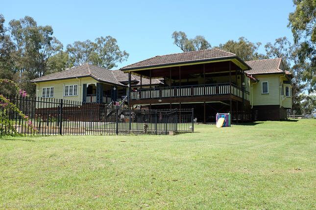 Magpie Creek Thoroughbred Farmstay Family Unit