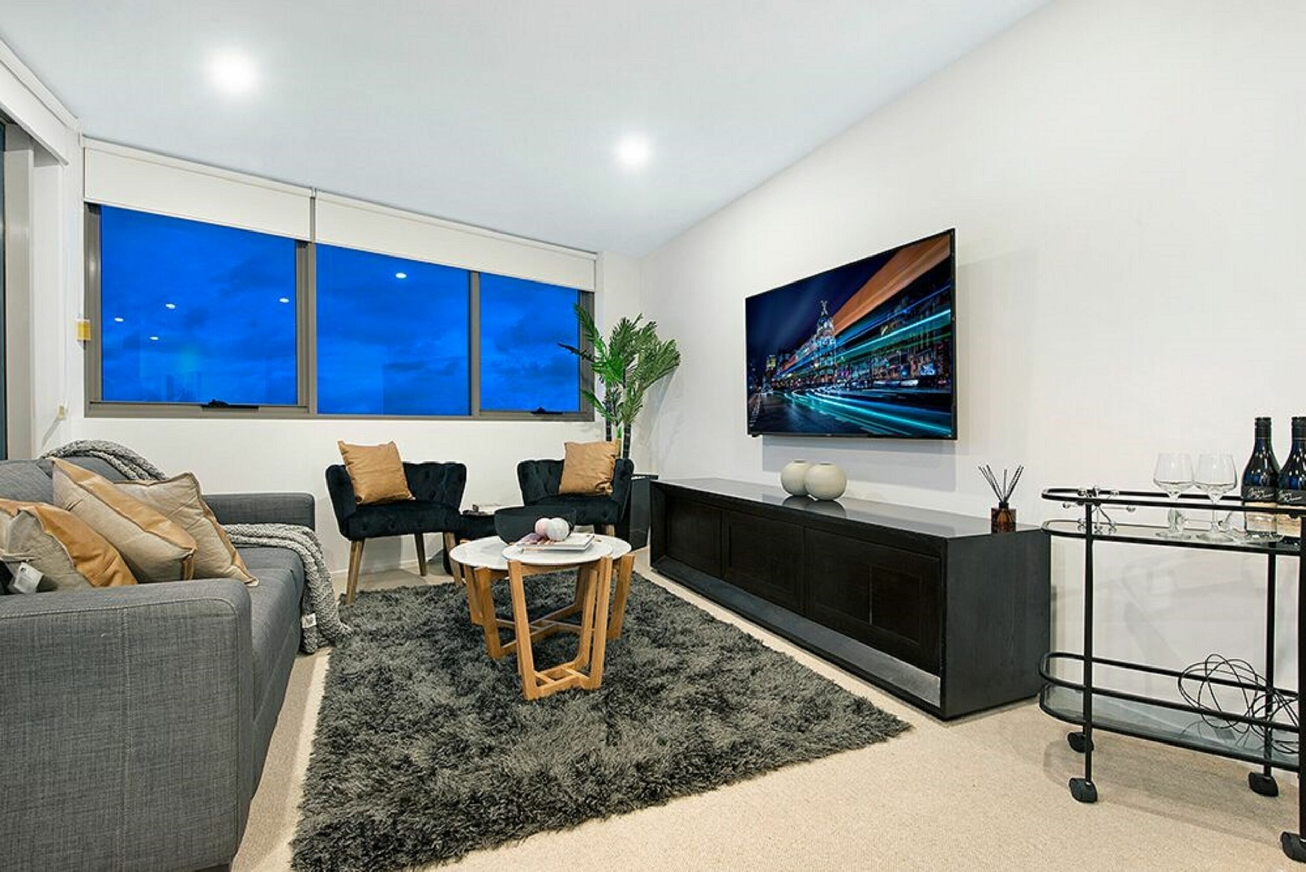 NEO Apartments - Holidays Gold Coast