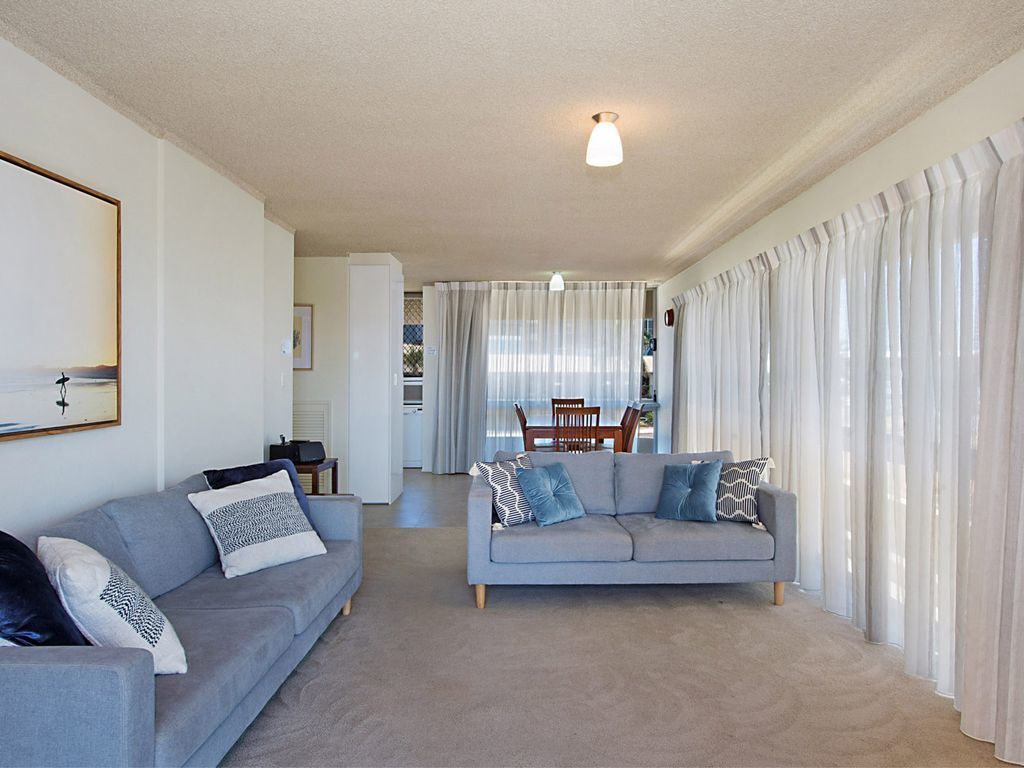 Kooringal Unit 3 - Wi-Fi included in this  apartment right on Greenmount Beach Coolangatta