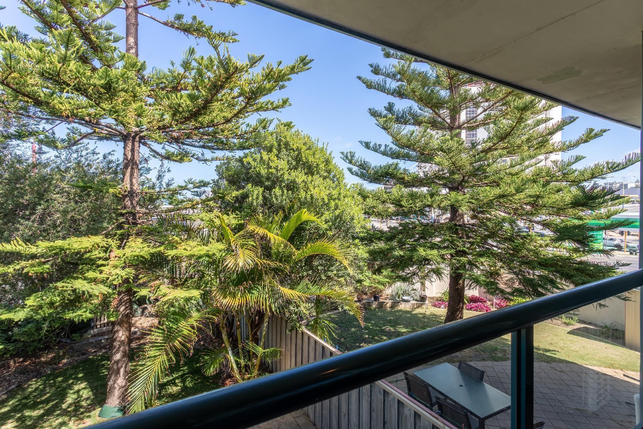 This Apartment is a 1 Bedroom, 1 Bathrooms, Located in Scarborough, WA