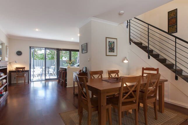 Mosman Park Stylish Townhouse - Near Glyde St-150m to Coles Supermarket & train