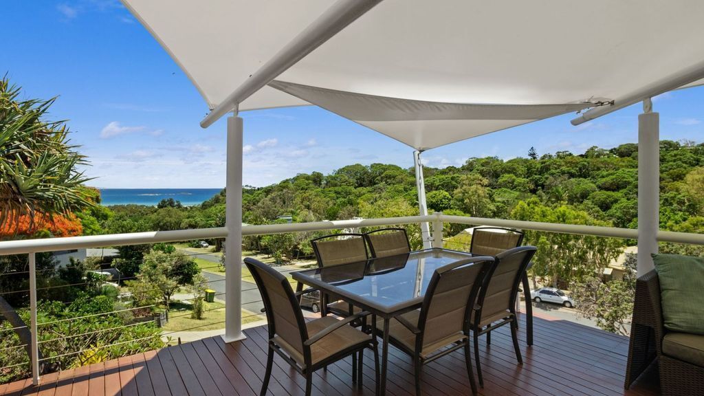 Sundowners Beach House 3 Bed, 2 Bath Sleeps 8