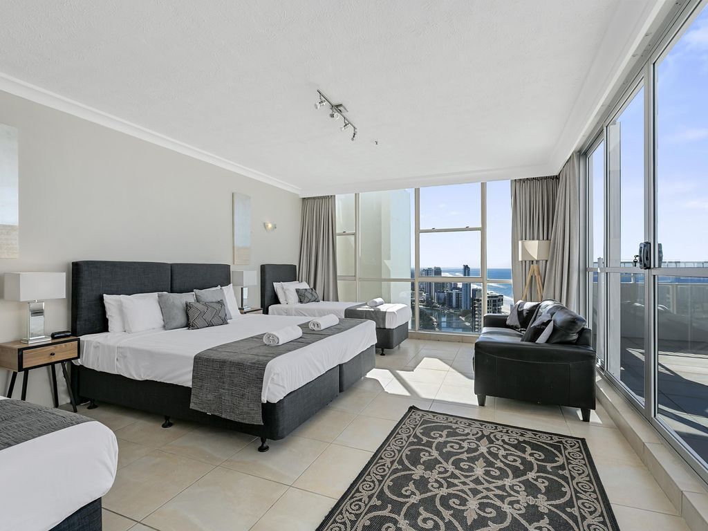 Golden Gate - 3 Bedroom Penthouse - 2 Night - 2-storey Rooftop Penthouse With Pool