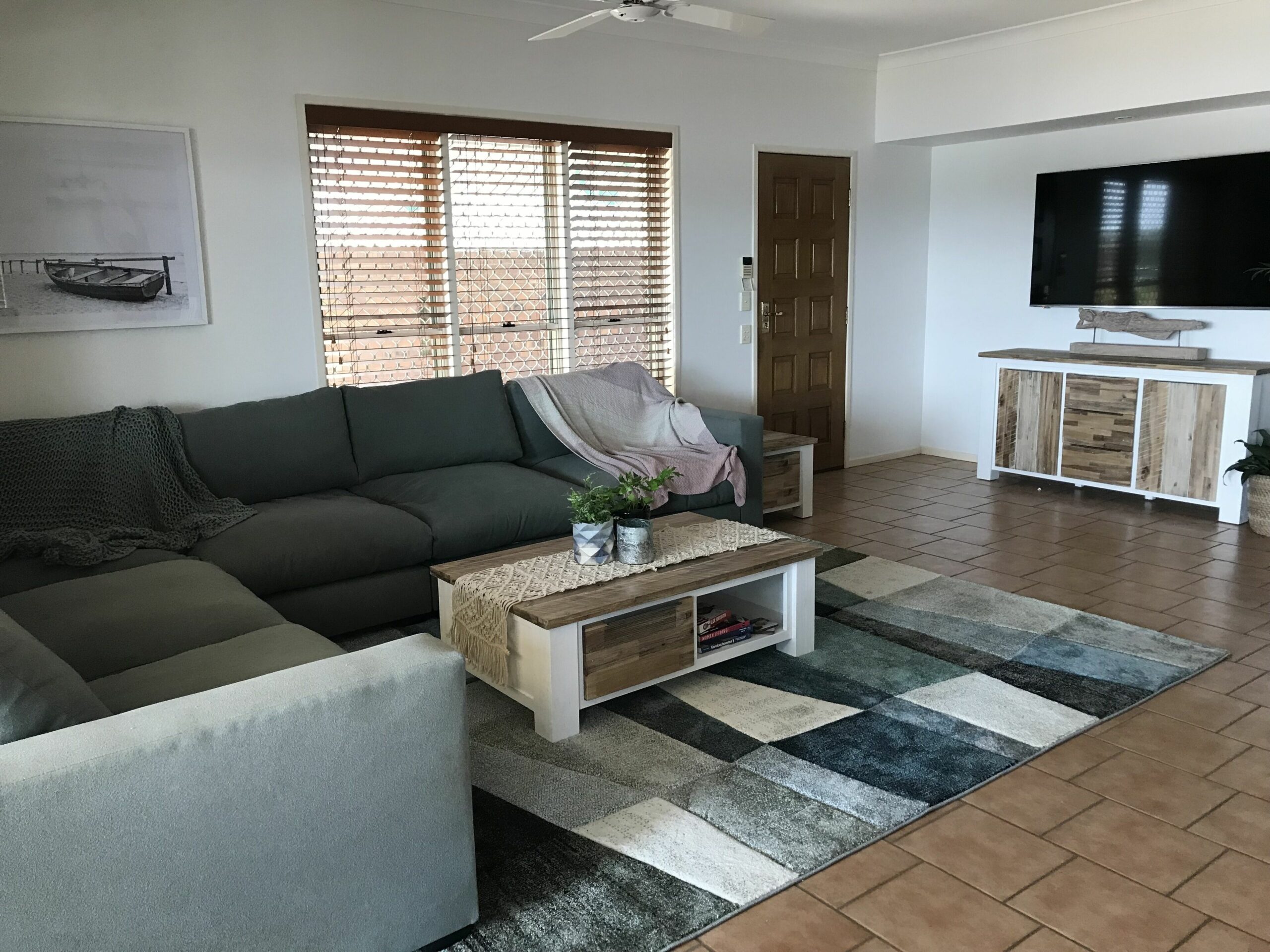 Waterfront House Northern Gold Coast Theme Parks Family and Pet Friendly