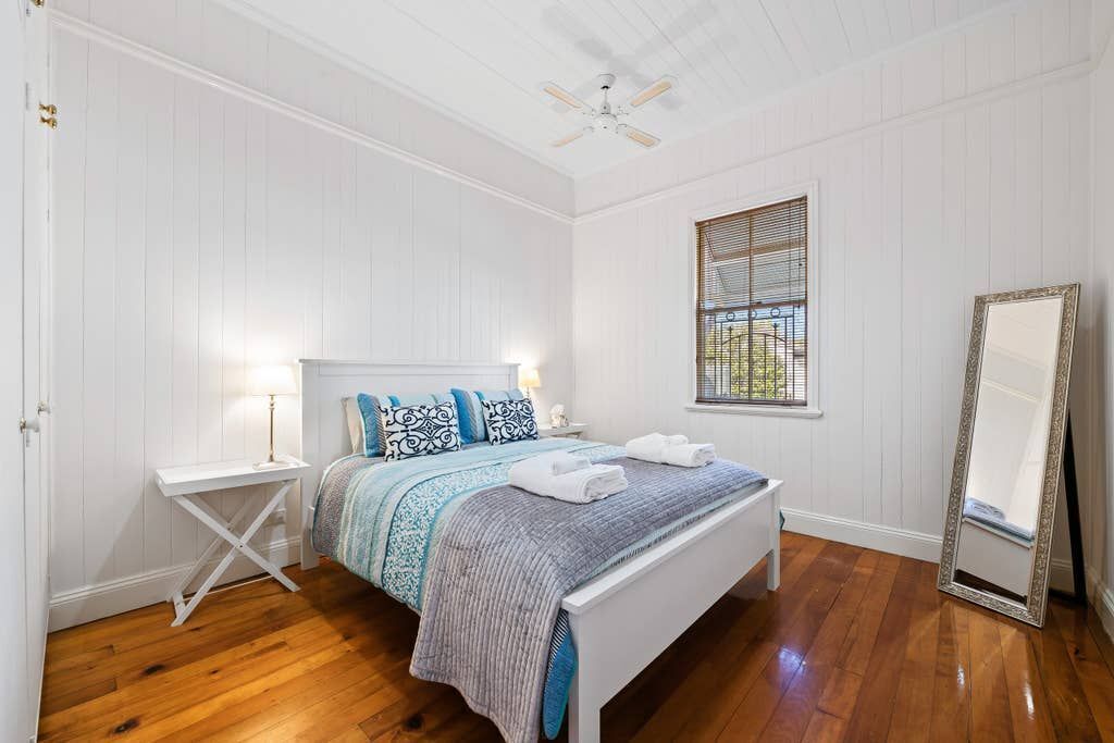 Frangipani House - 3 Bedroom Classic, Large, Comfy Queenslander in East Toowoomba