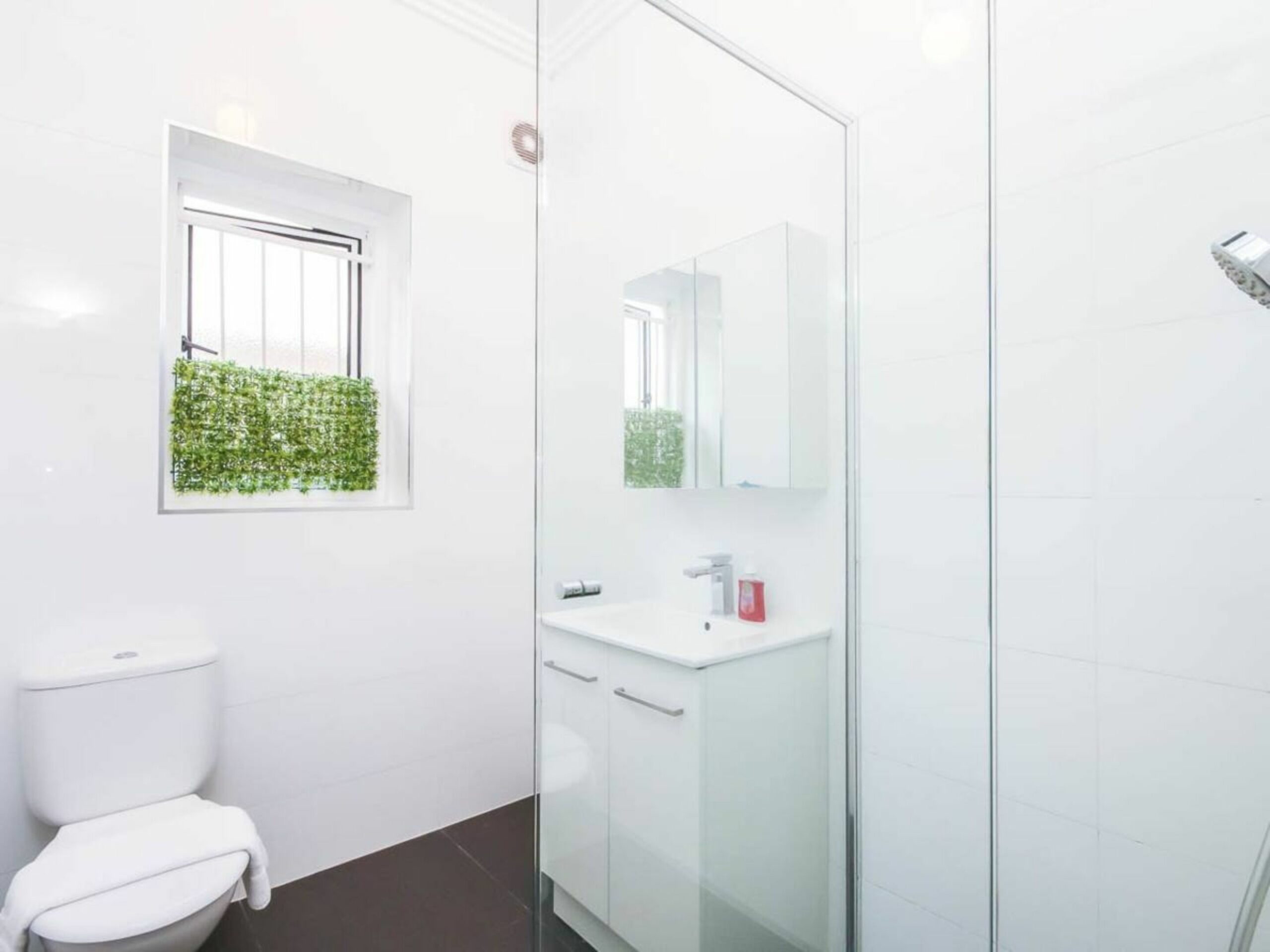 Quiet 1 Bedroom Apartment 5 Minutes From CBD