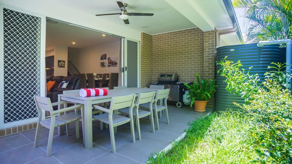 Broadwater Paradise - A Short Walk to the Beach