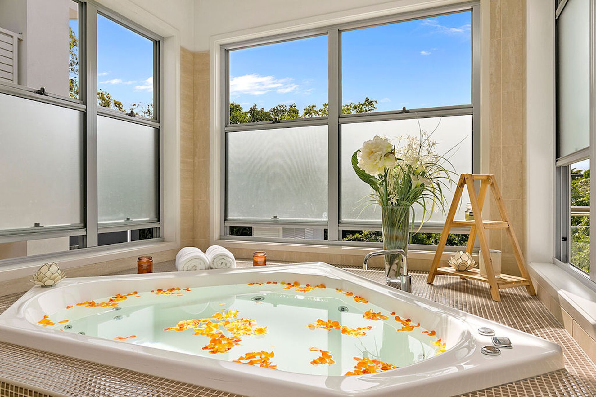 Bulimba House I Resort Style Retreat & spa