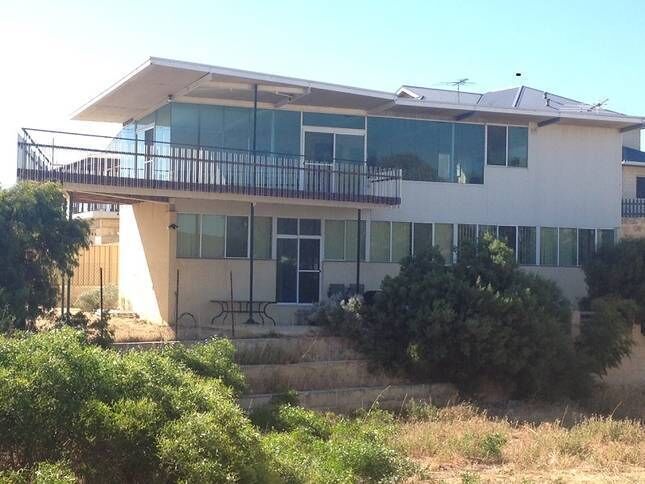 The Glass House Guilderton - The closest house to a river mouth in the WA